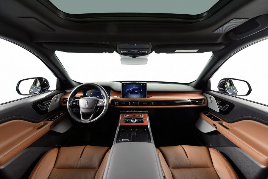Торпедо Lincoln Aviator Grand Touring 2019 года  (CN) (фото 19 из 20)
